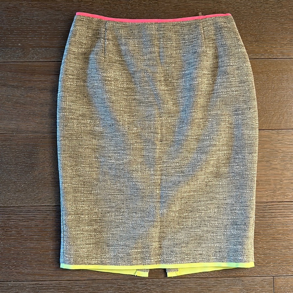 Elie Tahari Tweed Pencil Skirt with neon edging, size 0